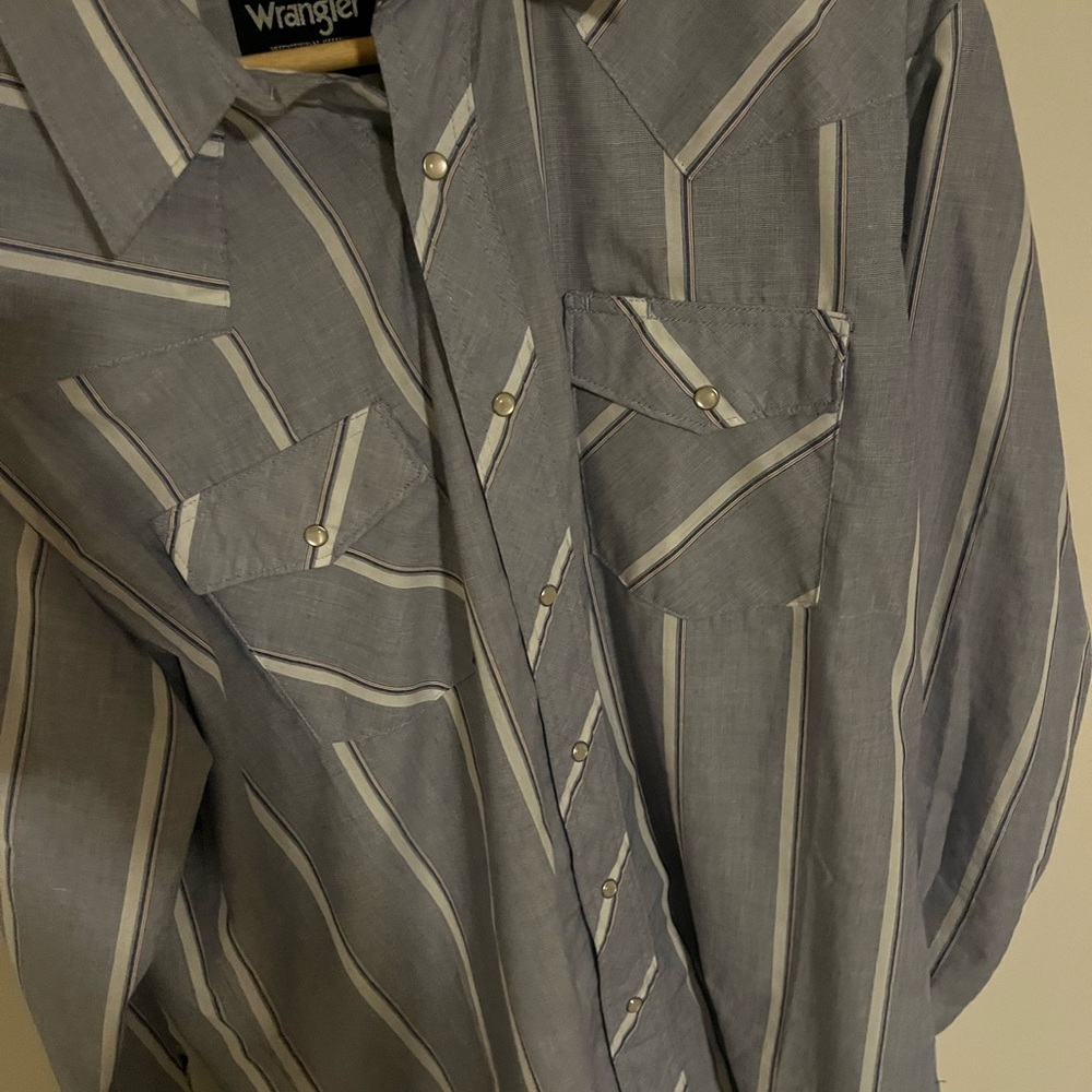 Wrangler Gray and White Striped Western Shirt